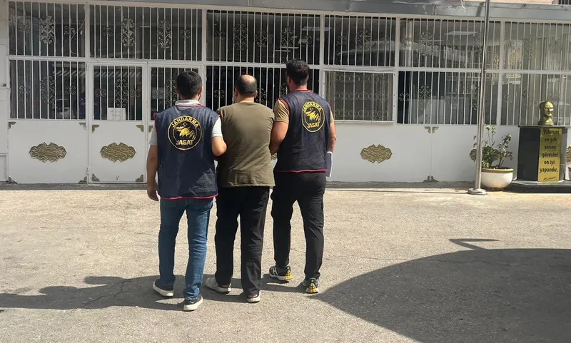 JASAT, firari FETÖ üyesini akraba ziyareti yaparken yakaladı
