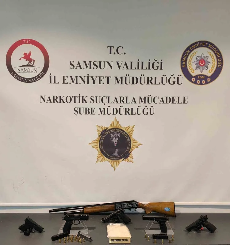 Samsun’da narkotik operasyonu: Silah ve uyuşturucu ele geçirildi
