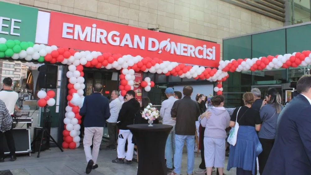 Emirgan Dönercisi, Antares AVM’de şenlik gibi açılış yaptı