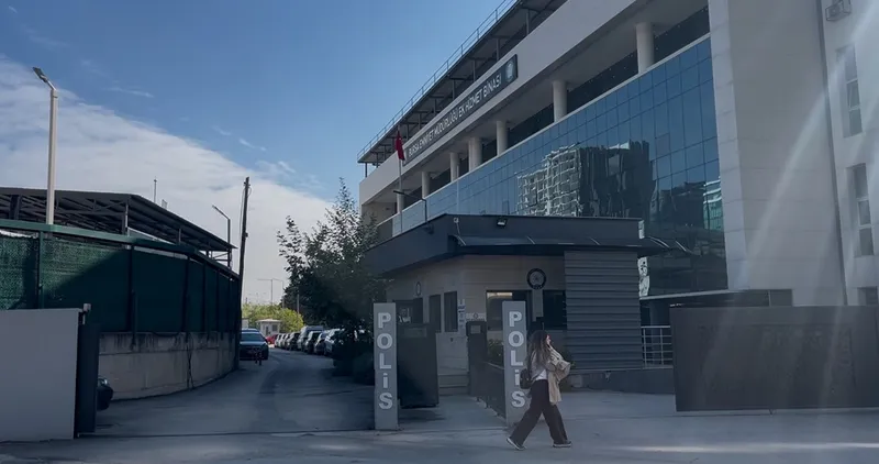 CHP’li eski belediye başkanı ve eşi 3 gün süren gözaltının ardından adliyeye sevk edildi
