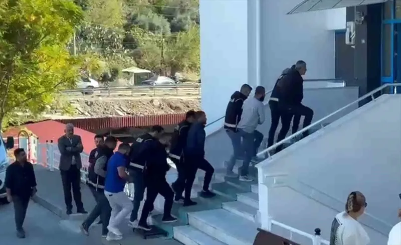 Tefecilik operasyonunda 5 tutuklama
