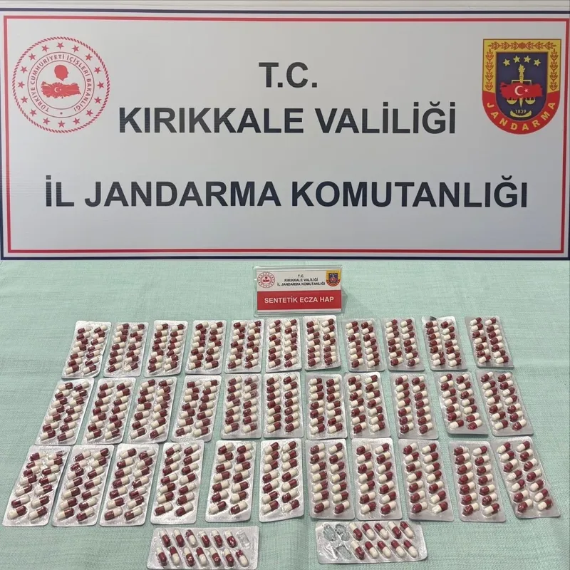 Kırıkkale’de şüpheli şahısların üzerinden uyuşturucu hap ele geçirildi
