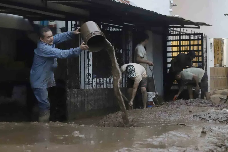 Meksika’daki sel felaketinde ölü sayısı 64’e yükseldi, 65 kişi ise kayıp
