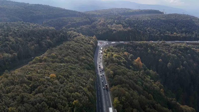Bolu Dağı Tüneli’nde yapılan çalışmalar kara yolundaki trafiği artırdı
