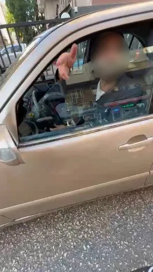 Ters yöne girip 