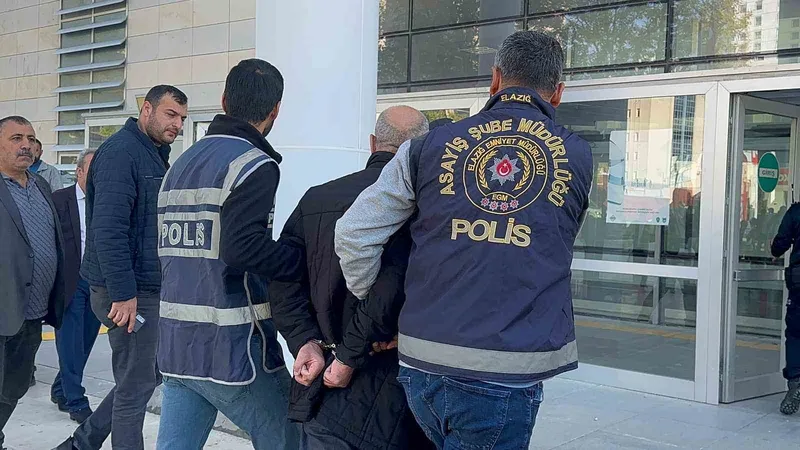 Elazığ’da gazeteciye silahlı saldırıda bulunan şüpheli adliyeye sevk edildi
