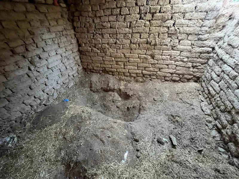 Eskişehir’de 14 yıl sonra ahırdan çıkarılan cesedin gömüldüğü yer görüntülendi
