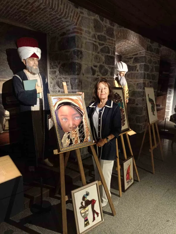 Çivi ile Telin Aşkı: Sabırla ilmek ilmek dokunan eserler sanatseverlerle buluşuyor
