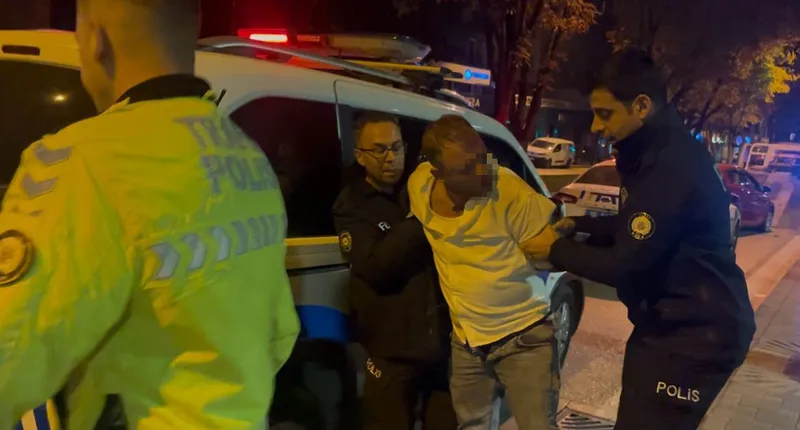 Alkollü sürücü patlak lastikle kaçtı, polisi peşinde pervane etti: 