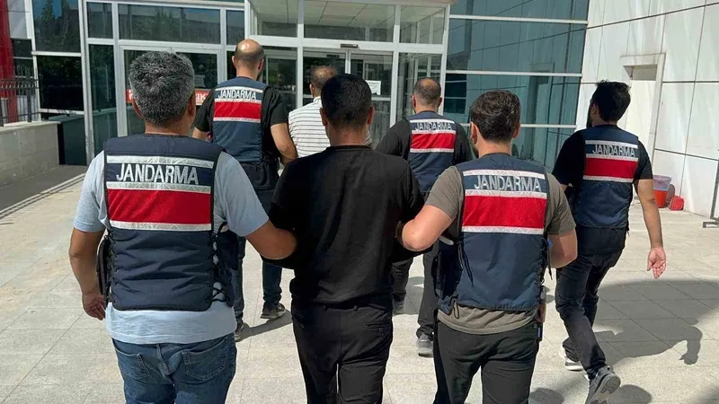 Adıyaman’da DEAŞ operasyonu: 2 şüpheli tutuklandı
