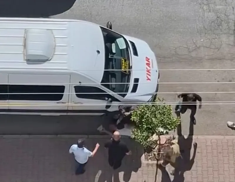 Adana’da bıçaklama anı saniye saniye görüntülendi
