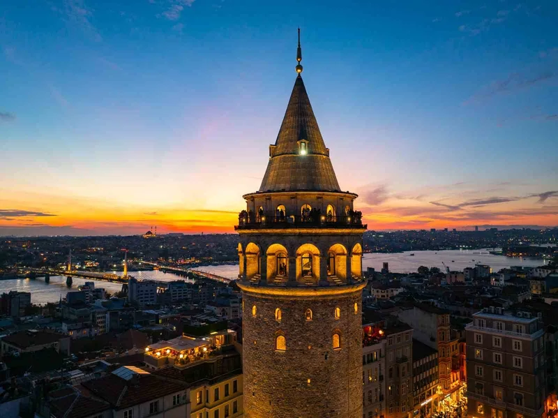 Efes, Side ve Galata Kulesi’nde gece ziyaretleri 2 Kasım’a kadar uzatıldı
