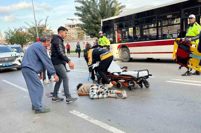 Belediye otobüsünün çarptığı kadın ağır yaralandı
