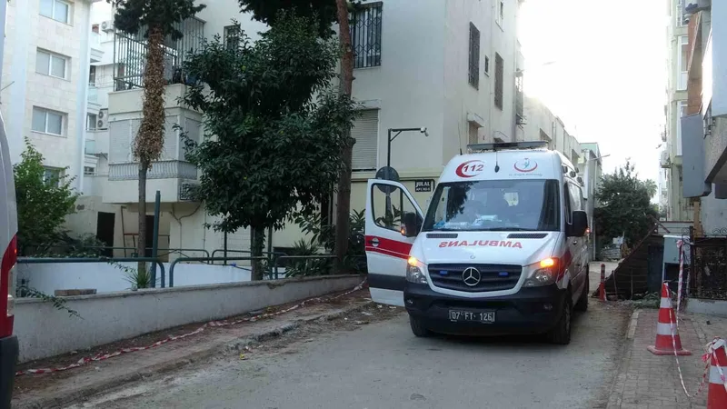 1 saat yanından ayrıldı, geri döndüğünde yaşlı adamı ölü olarak buldu
