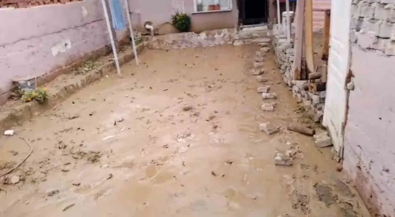 Evini su basan vatandaş isyan etti: 