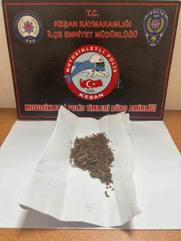 Keşan’da polisin durdurduğu 2 şüpheliden uyuşturucu ele geçirildi
