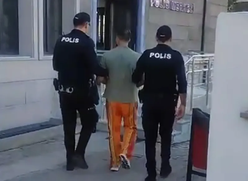 Polisten 750 metre kaçtı, 40 yıl hapisle aranan firari çıktı
