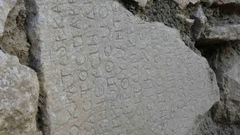 Bu evin temel taşları, İmparator Caracalla’nın 1800 yıllık mektubu çıktı
