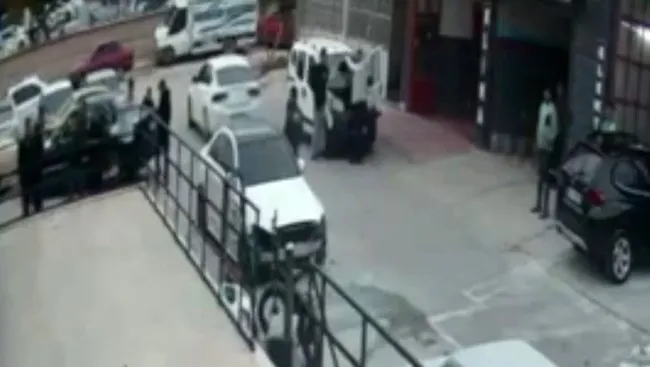 Konya’da 12 kişinin yaralandığı silahlı saldırı kamerada
