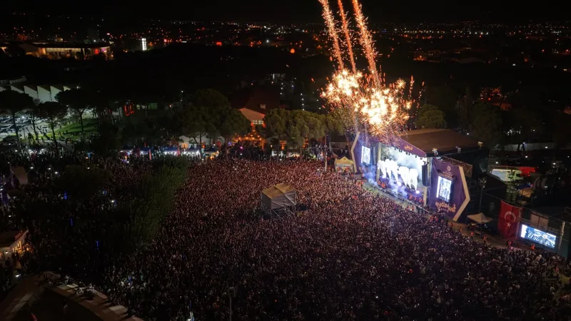 Aydınfest’in son gününde 60 binden fazla Aydınlı coşkuyu birlikte yaşadı
