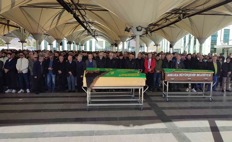 Devrilen konteynerin altında kalarak hayatını kaybeden adam son yolculuğuna uğurlandı
