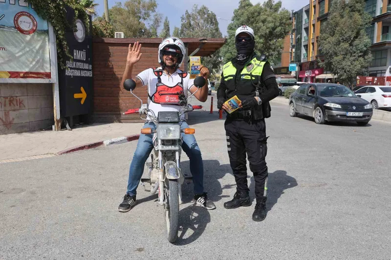 Ekmek parasını motosiklet üstünde kazanan kurye: 