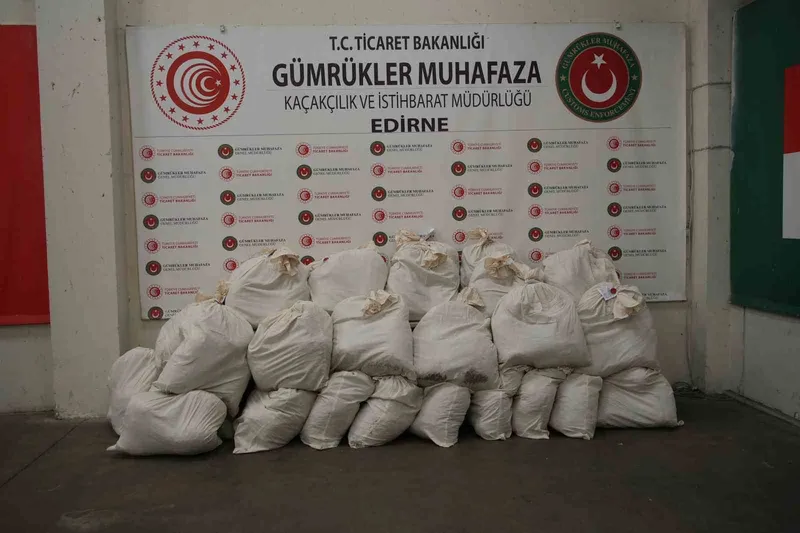 319 milyon TL değerindeki 525 kilo uyuşturucu Kapıkule’de sergilendi
