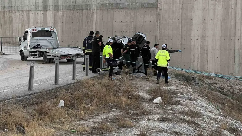 Konya’da yol kenarına uçan otomobilin sürücüsü hayatını kaybetti
