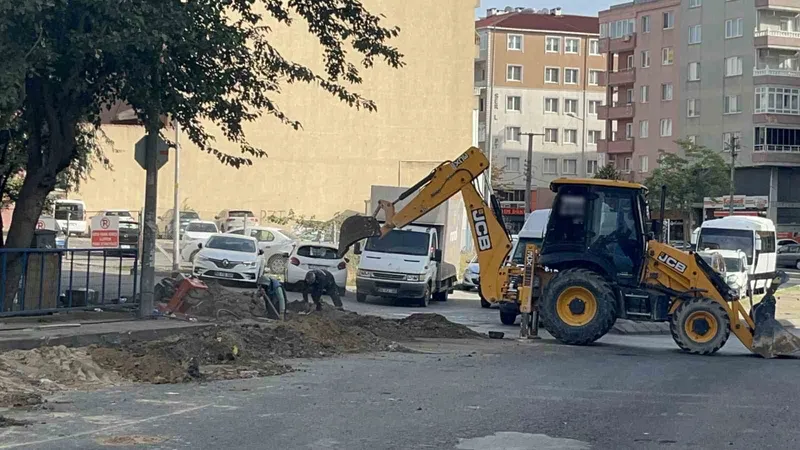 Kazı yapan kepçe doğal gaz borusunu patlattı
