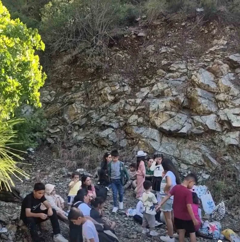 Fethiye’de 43’ü çocuk 65 düzensiz göçmen ve 4 göçmen kaçakçısı yakalandı
