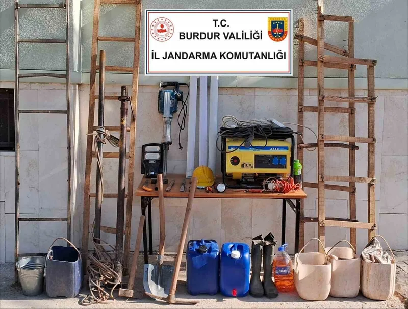 Burdur’da kaçakçılık operasyonu: 12 gözaltı
