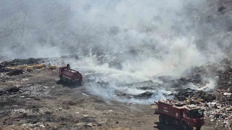 Gaziantep’te eski çöplük alanında çıkan yangın söndürüldü
