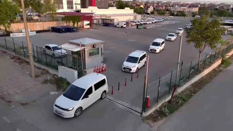 Ehliyetlerine el konulan sürücüler için sahte alkol testi düzenleyen şebekenin 42 üyesi yakalandı
