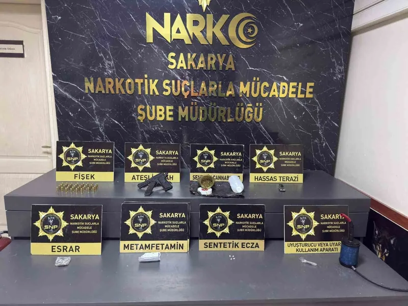 Sakarya’da uyuşturucu operasyonu: 3 gözaltı
