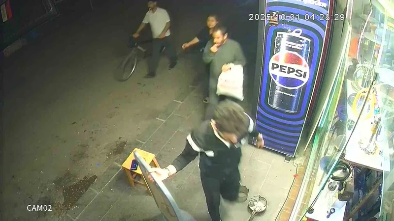 Çekirdek çitlerken telefonu çaldı: 