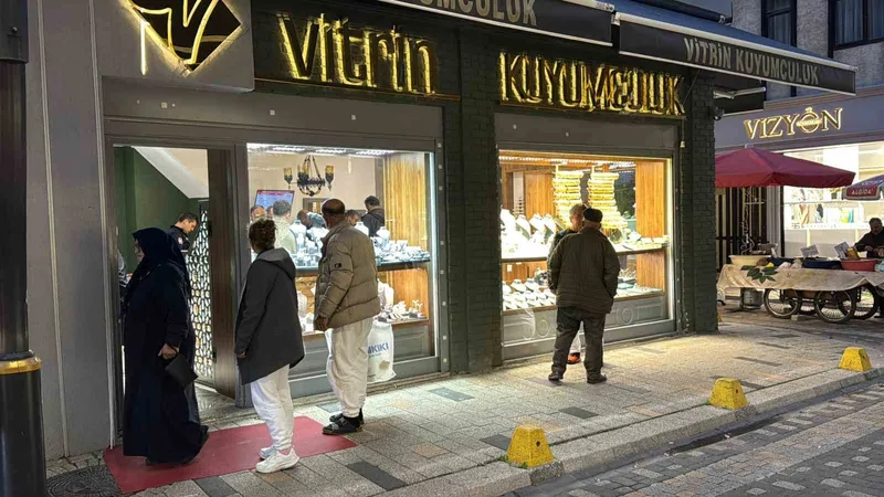 Ordu’da kuyumcu hırsızlığı: 2 milyon TL’lik altını çalıp kayıplara karıştı
