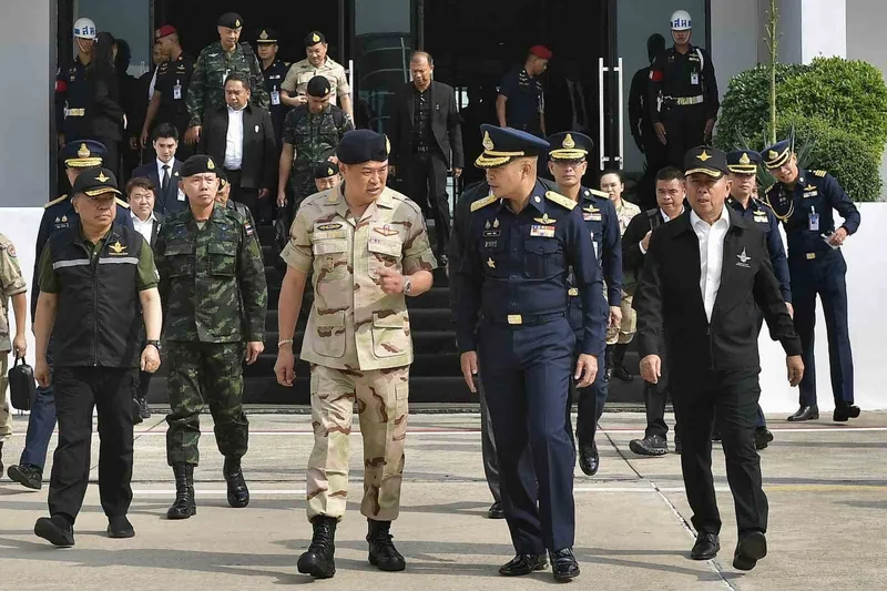 Tayland’dan Kamboçya ile ateşkesin askıya alınmasının ardından sınırda 