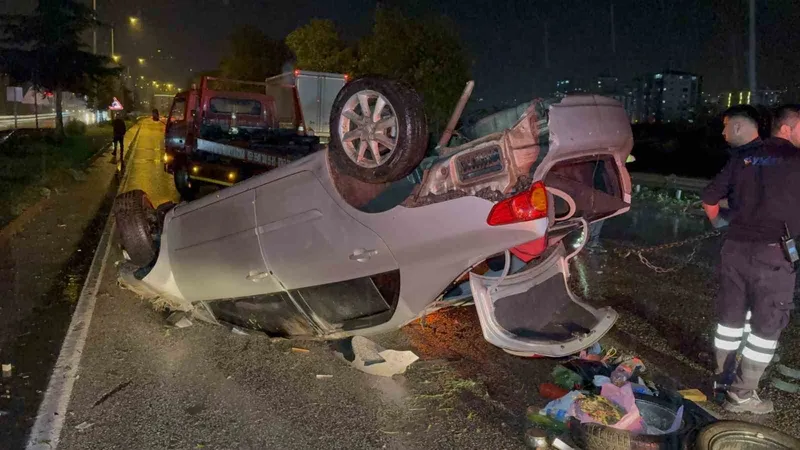 Hurdaya dönen araçtan yara almadan çıktılar

