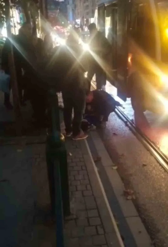 Minibüsün çarptığı 9 yaşındaki çocuk yaralandı
