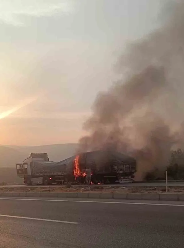Mersin’de tırda çıkan yangın korkuttu
