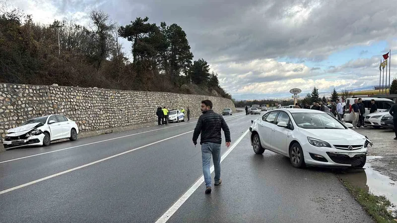 Bolu’da zincirleme kaza: 3 yaralı
