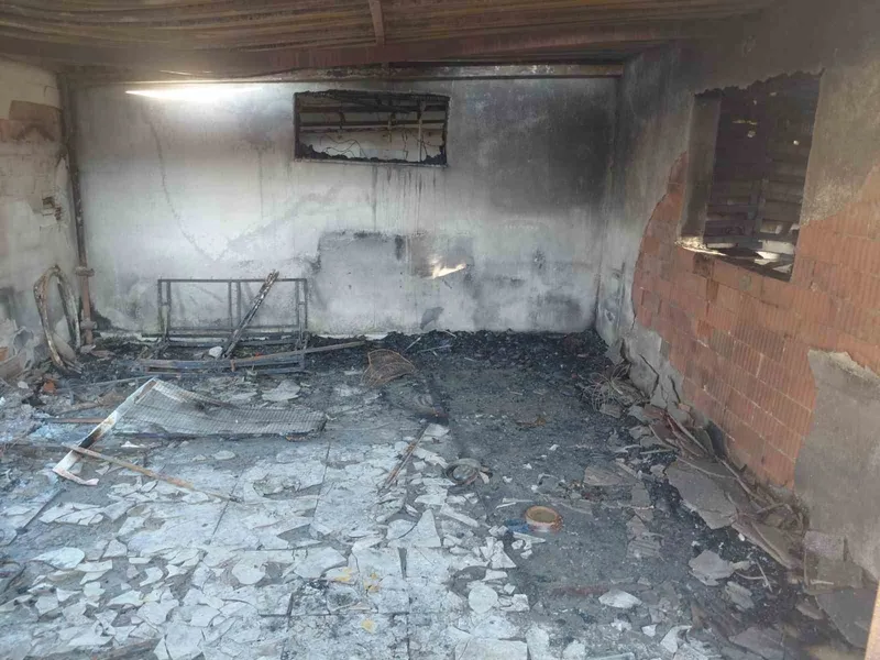 Evde çıkan yangında hayatını kaybetti, 20’den fazla kedi de telef oldu
