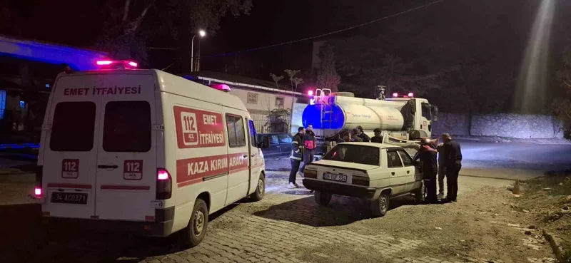 Emet’te araç yangını büyümeden söndürüldü
