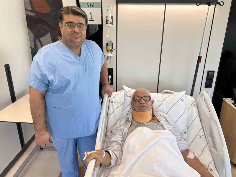 Boyun omuriliğindeki daralma ameliyatı: Yaşlı hasta yeni teknikle ertesi gün sağlığına kavuştu
