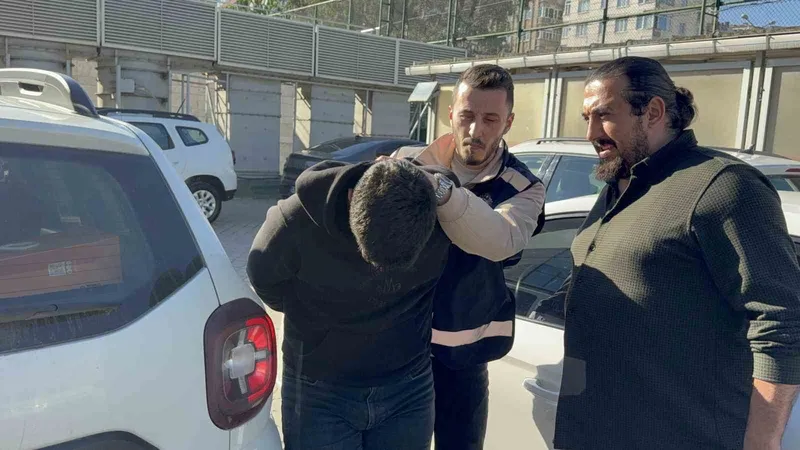 Çekici üzerindeki araçta ölümle sonuçlanan olayda 4 kişi adliyeye sevk edildi
