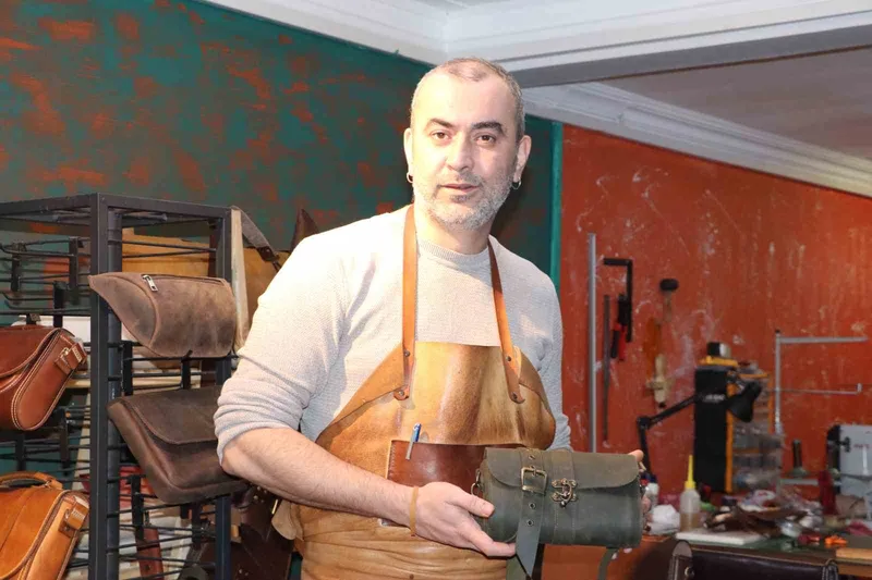 Kurumsal hayatı bırakıp huzuru, açtığı deri atölyesinde buldu
