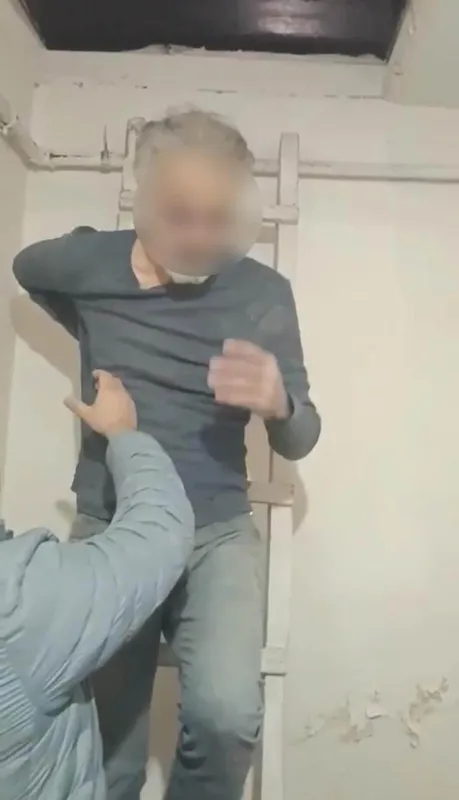 3 yıl hapisle aranan şahıs saklandığı çatıda yakalandı
