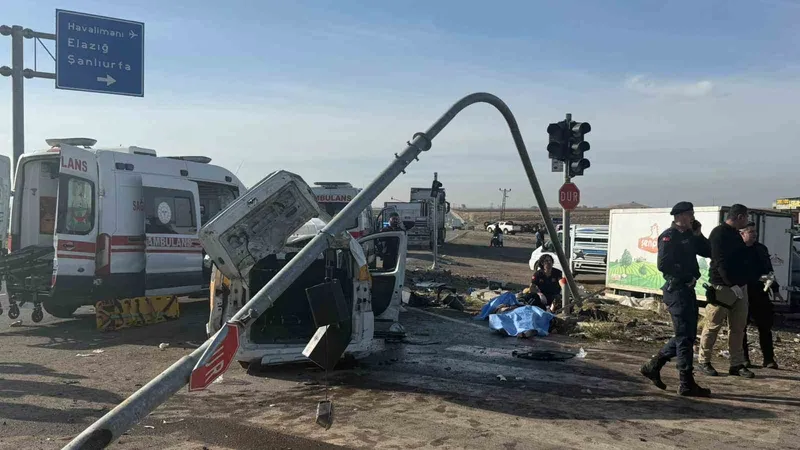 Diyarbakır’daki feci kazada ölenlerin sayısı 4’e yükseldi
