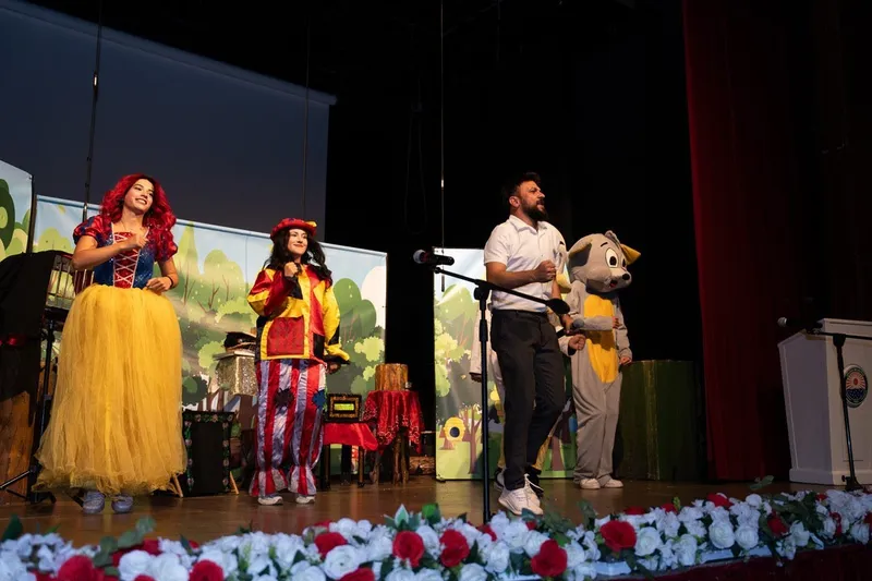 Gölbaşı Belediyesi’nin düzenlediği ‘Çocuk Tiyatrosu Günleri’ne miniklerden yoğun ilgi
