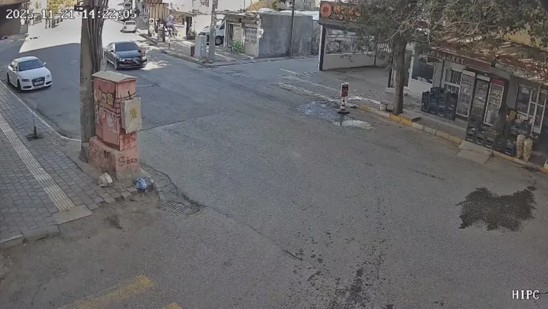 Mardin’de 6 yaşındaki çocuğa aracın çarptığı anlar güvenlik kamerasına yansıdı
